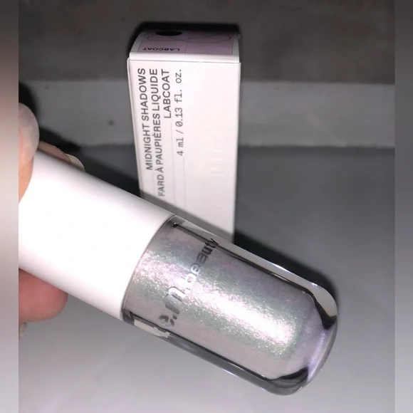 BNIB r.e.m Beauty Midnight Shadows Liquid Eyeshadow - Labcoat - Picture 5 of 10